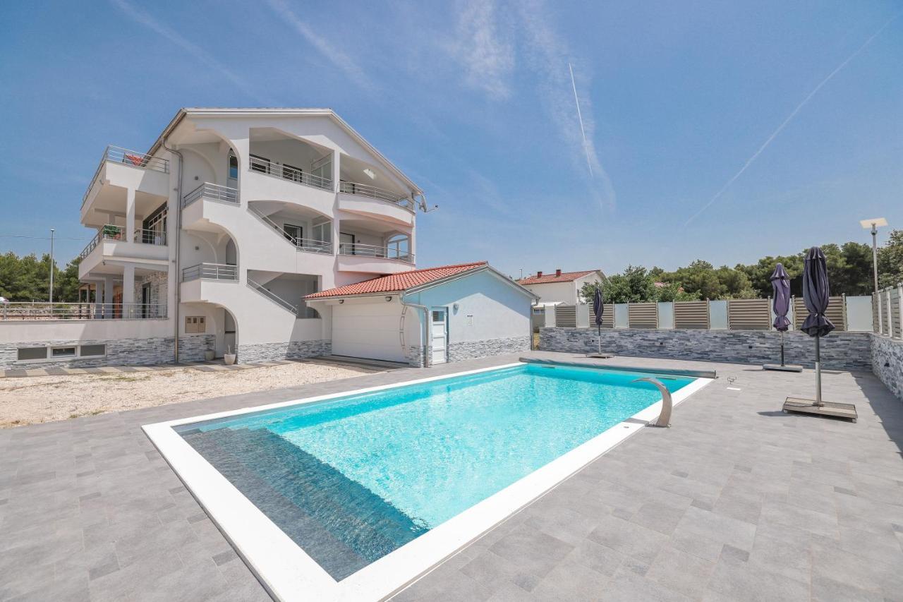 Apartments Nicola With Private Pool Bibinje Zewnętrze zdjęcie