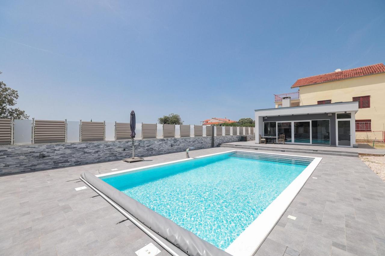 Apartments Nicola With Private Pool Bibinje Zewnętrze zdjęcie